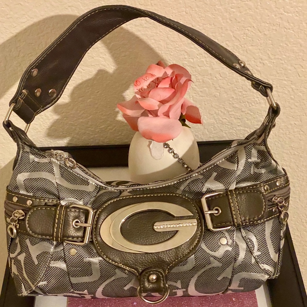 “GUESS” Small Hand Bag - Picture 2 of 15